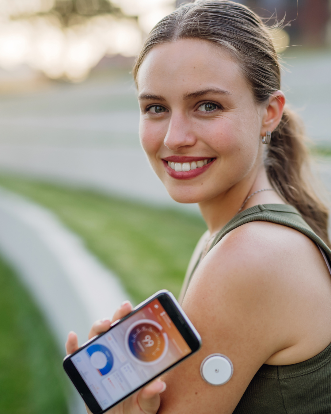 Glükoosisensorid on viimastel aastatel muutunud kättesaadavaks ka inimestele, kellel diabeeti ei ole. Need väikesed seadmed mõõdavad koevedelikus glükoositaset 